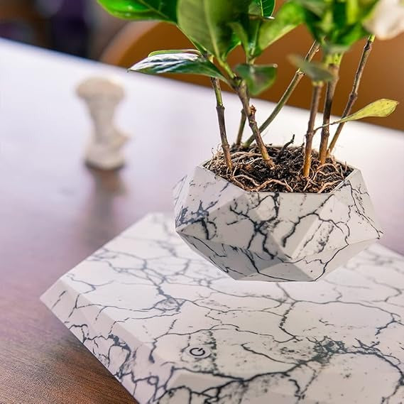 Levitating - Magnetic Floating Marble Pot ©