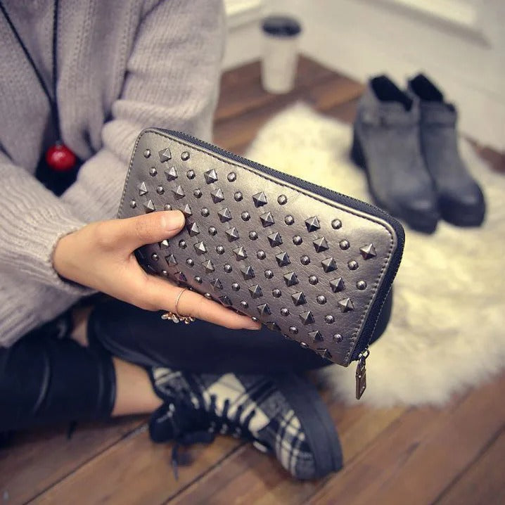 Famous Brand Luxury Pop Punk Rivets Long Women Vintage